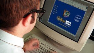 William Hill Group pagherà una sanzione di 19,2 milioni di sterline per mancate misure su responsabilità sociale e antiriciclaggio William Hill Group pagherà una sanzione di 19,2 milioni di sterline per mancate misure su responsabilità sociale e antiriciclaggio