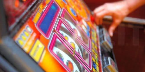 Campi Bisenzio (FI), Gandola (Fi). ‘Basta ipocrisia. Le case del popolo sono piene di slot, la sinistra parta da lì’ slot