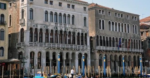 Venezia, l’assessore Venturini consegna targa a locale no slot: ‘Contiamo sia la prima di tante” venezia-comune