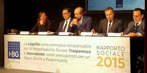 HBG Gaming presenta il rapporto sociale 2015, Calzolaio (Dg): “Raggiunta quota di mercato del 5,2%”. Porsia (Presidente): “Lotta all’illegalità e tutela giocatori nostre priorità” (video) HBG Gaming presenta il rapporto sociale 2015, Calzolaio (Dg): “Raggiunta quota di mercato del 5,2%”. Porsia (Presidente): “Lotta all’illegalità e tutela giocatori nostre priorità” (video)