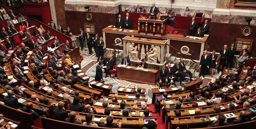 Francia: un progetto di legge del Governo tassa pesantemente scommesse e gioco d’azzardo, crollo in Borsa per FdJ e Partouche Francia: un progetto di legge del Governo tassa pesantemente scommesse e gioco d’azzardo, crollo in Borsa per FdJ e Partouche