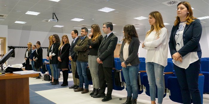 Università di Salerno: consegnati i primi titoli accademici per dottori specializzati in gioco pubblico. Presidente della commissione d’esame il vice direttore dell’ADM Alessandro Aronica Università di Salerno: consegnati i primi titoli accademici per dottori specializzati in gioco pubblico. Presidente della commissione d’esame il vice direttore dell’ADM Alessandro Aronica