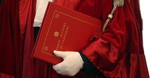 Cassazione: il gioco dei “Tre Campanelli” configura il reato di gioco d’azzardo e non truffa. Ecco perché cassazione