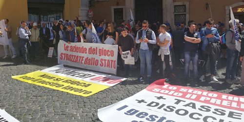 Protesta dei Gestori: ipotesi di astensione dalla raccolta ad oltranza Protesta dei Gestori: ipotesi di astensione dalla raccolta ad oltranza