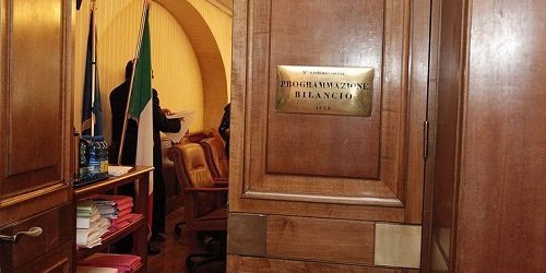 Manovra 2025: slittano i lavori, emendamento su prelievo scommesse ancora in bozza e non depositato dal Governo commissione bilancio