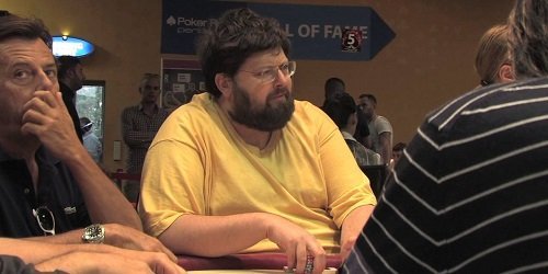 Adinolfi (Popolo della famiglia), dal poker alla guerra alle slot Adinolfi (Popolo della famiglia), dal poker alla guerra alle slot