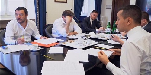 Governo Lega/M5S. Lunedì il termine ultimo, costo del ‘contratto’ a 150 miliardi Governo Lega/M5S. Lunedì il termine ultimo, costo del ‘contratto’ a 150 miliardi