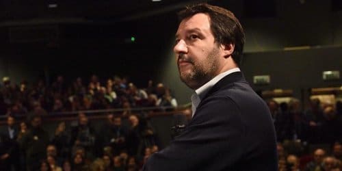 Salvini convoca vertice Lega, obiettivo riapertura di tutte le attività Salvini convoca vertice Lega, obiettivo riapertura di tutte le attività