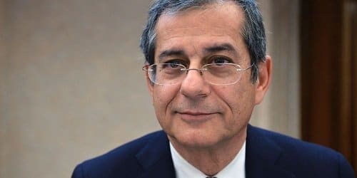 Governo, lo sconforto di Tria (Ministro Economia) in un sms: “Non ce la faccio più” Governo, lo sconforto di Tria (Ministro Economia) in un sms: “Non ce la faccio più”