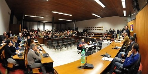 Carrara, Consiglio Comunale approva regolamento giochi: orari e distanziometro Carrara, Consiglio Comunale approva regolamento giochi: orari e distanziometro
