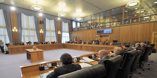 Valle d’Aosta, rimandata trattazione mozioni su Casinò e individuazione criterio univoco per misurazione distanze luoghi sensibili Valle d’Aosta, rimandata trattazione mozioni su Casinò e individuazione criterio univoco per misurazione distanze luoghi sensibili
