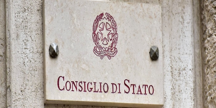 Annullamento revoca licenza scommesse, Consiglio di Stato accoglie ricoso Ministero Interno: “Va rispettata disciplina regionale su distanziometro” Consiglio di Stato