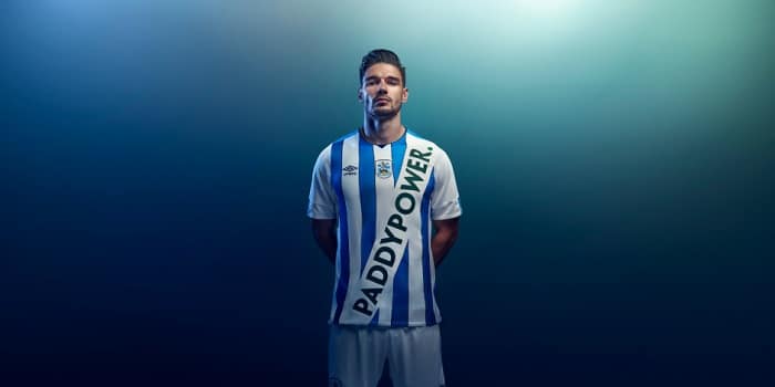 Scommesse. Paddy Power ha lanciato una nuova campagna in cui invita le aziende a non sponsorizzare le squadre di calcio Scommesse. Paddy Power ha lanciato una nuova campagna in cui invita le aziende a non sponsorizzare le squadre di calcio