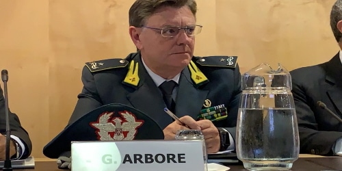 Convegno Eurispes, Arbore (GdF): ‘Intorno al gioco attività della criminalità organizzata imprenditrice, non più parassitaria’ (video) Convegno Eurispes, Arbore (GdF): ‘Intorno al gioco attività della criminalità organizzata imprenditrice, non più parassitaria’ (video)