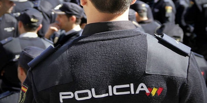 Spagna. Operazione della Polizia contro il gioco d’azzardo minorile: controlli in migliaia di sale scommesse Spagna. Operazione della Polizia contro il gioco d’azzardo minorile: controlli in migliaia di sale scommesse