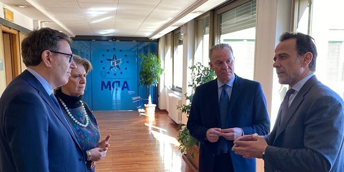Agenzia Dogane e Monopoli. Il direttore Minenna al lavoro con i tre dirigenti di dogane, antifrode e giochi Agenzia Dogane e Monopoli. Il direttore Minenna al lavoro con i tre dirigenti di dogane, antifrode e giochi