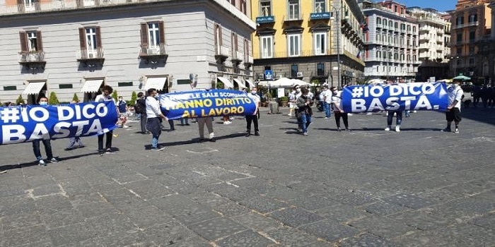 A Napoli gli operatori del gioco manifestano. In diretta gli aggiornamenti e i video A Napoli gli operatori del gioco manifestano. In diretta gli aggiornamenti e i video