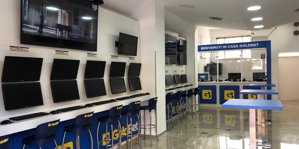 A TESTA ALTA. “Mi manca tantissimo quel posto dietro al PC”. Storia di Daniele e della sua sala scommesse a Palermo A TESTA ALTA. “Mi manca tantissimo quel posto dietro al PC”. Storia di Daniele e della sua sala scommesse a Palermo