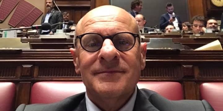 Rampelli (FdI): “Settore dell’ippica a rischio, Governo batta un colpo e dia risposte” Rampelli (FdI): “Settore dell’ippica a rischio, Governo batta un colpo e dia risposte”
