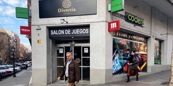 Spagna: oltre 30 milioni di persone giocano ogni anno, 6,6 milioni scelgono bingo, slot, scommesse e casinò Spagna: oltre 30 milioni di persone giocano ogni anno, 6,6 milioni scelgono bingo, slot, scommesse e casinò