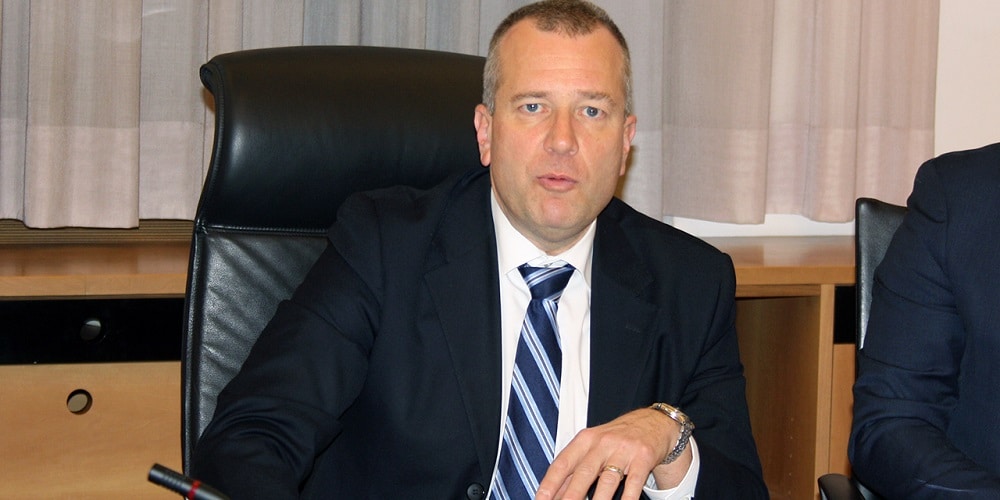 Bolzano. Interrogazione del consigliere Urzì: “Perchè la Provincia non decide su riapertura sale gioco? Tutelare i lavoratori” Bolzano. Interrogazione del consigliere Urzì: “Perchè la Provincia non decide su riapertura sale gioco? Tutelare i lavoratori”