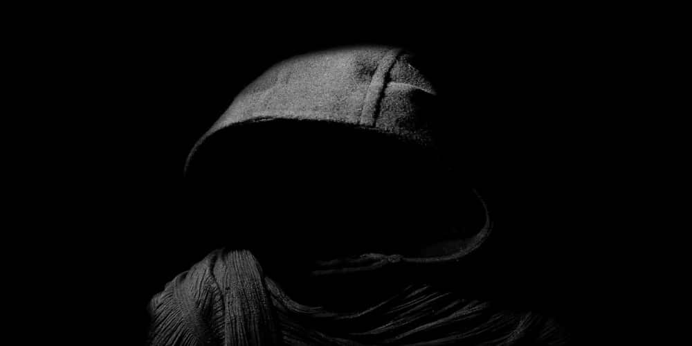 A TESTA ALTA. “Non ho diritto a niente, per lo Stato sono un fantasma”. La storia di Dragi, titolare di una nuova sala scommesse nel bresciano A TESTA ALTA. “Non ho diritto a niente, per lo Stato sono un fantasma”. La storia di Dragi, titolare di una nuova sala scommesse nel bresciano