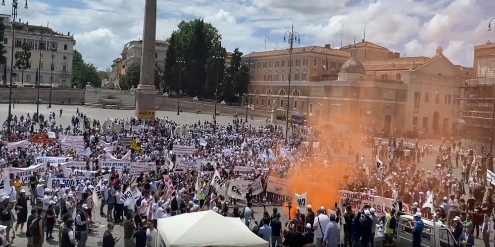 “Lo Stato ci ha abbandonato”: il comparto del gioco legale manifesta in Piazza del Popolo (video) Manifestazione
