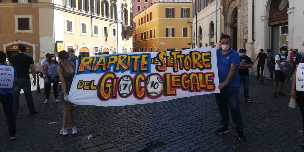 Gioco legale, rinviata la mobilitazione dei 150mila dipendenti della distribuzione specializzata, sale bingo, case da gioco, sale scommesse e gaming halls Gioco legale, rinviata la mobilitazione dei 150mila dipendenti della distribuzione specializzata, sale bingo, case da gioco, sale scommesse e gaming halls