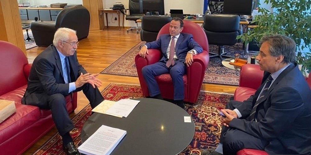 Giochi. Agenzia Dogane e Monopoli: il Direttore Marcello Minenna incontra il Presidente Eurispes Gian Maria Fara Giochi. Agenzia Dogane e Monopoli: il Direttore Marcello Minenna incontra il Presidente Eurispes Gian Maria Fara