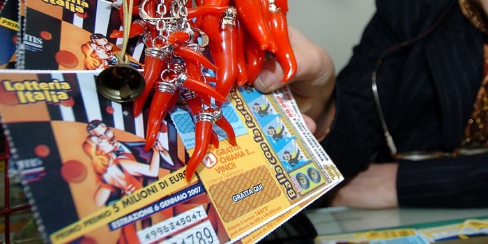 Gioco d’azzardo. Italia, la spesa media annua è di 379 euro per ogni cittadino adulto Gioco d’azzardo. Italia, la spesa media annua è di 379 euro per ogni cittadino adulto