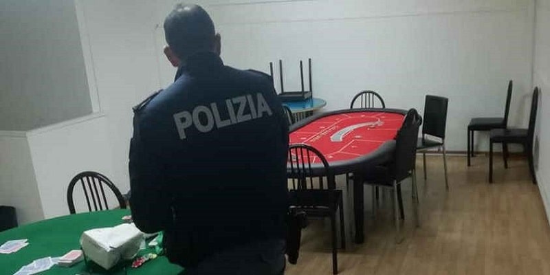 Bari: controlli a tappeto della Polizia di Stato nei circoli ricreativi, sequestrate tre slot. Sanzionati in 19 sorpresi a giocare a carte Bari: controlli a tappeto della Polizia di Stato nei circoli ricreativi, sequestrate tre slot. Sanzionati in 19 sorpresi a giocare a carte