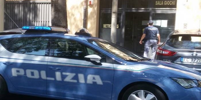 Foggia, estorsione ai danni di un gestore di slot: arrestati dalla Polizia (VIDEO) Foggia, estorsione ai danni di un gestore di slot: arrestati dalla Polizia (VIDEO)