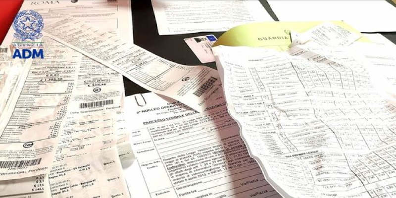 Striscia la Notizia: sale chiuse, ecco come si scommette illegalmente (VIDEO) Striscia la Notizia: sale chiuse, ecco come si scommette illegalmente (VIDEO)