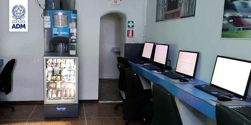 Ancona: scoperta sala scommesse aperta nonostante il divieto. Sanzionati anche tre clienti Ancona: scoperta sala scommesse aperta nonostante il divieto. Sanzionati anche tre clienti