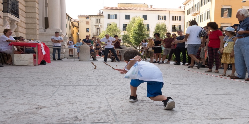 Giochi tradizionali, di strada e di comunità: incontro online martedì 23 marzo Giochi tradizionali, di strada e di comunità: incontro online martedì 23 marzo