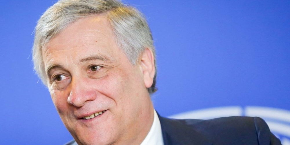 Decreto Sostegno, Tajani (FI): “Serve nuovo scostamento bilancio, pacchetto da 35 miliardi di euro” Decreto Sostegno, Tajani (FI): “Serve nuovo scostamento bilancio, pacchetto da 35 miliardi di euro”