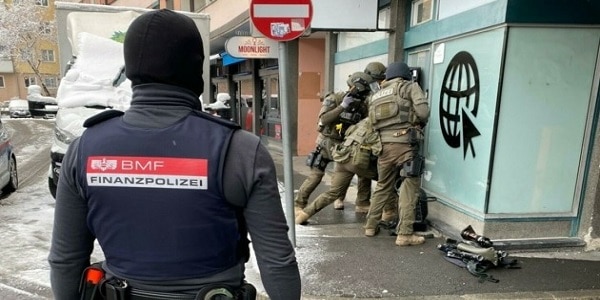 Austria. Maxi-operazione contro il gioco d’azzardo illegale: 71 slot sequestrate a Salisburgo e sanzioni per 500mila euro Austria. Maxi-operazione contro il gioco d’azzardo illegale: 71 slot sequestrate a Salisburgo e sanzioni per 500mila euro