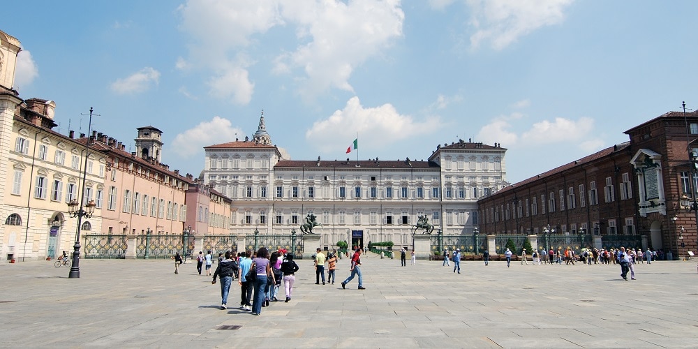 Viminale ai Prefetti: OK a spostamenti per manifestazioni autorizzate. Nessun problema per l’evento di Torino Piazza Torino