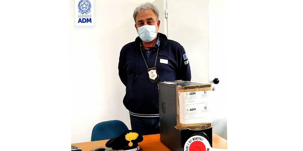 Torre del Greco (NA). Scommesse irregolari con conto di gioco, esercente denunciato Torre del Greco (NA). Scommesse irregolari con conto di gioco, esercente denunciato