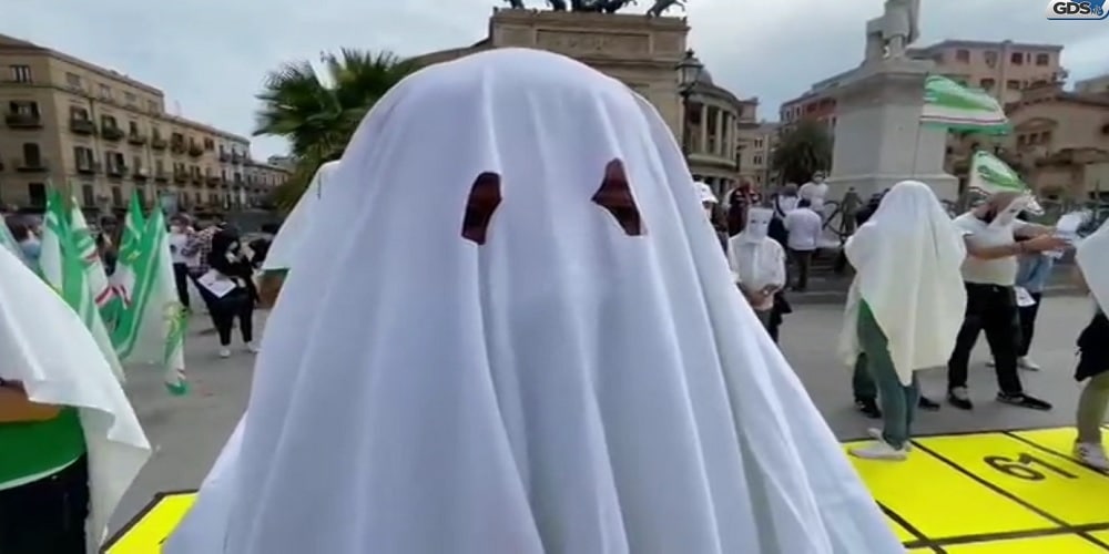 Palermo. I lavoratori delle sale giochi e del Bingo scendono in piazza: “Fateci lavorare” Palermo. I lavoratori delle sale giochi e del Bingo scendono in piazza: “Fateci lavorare”