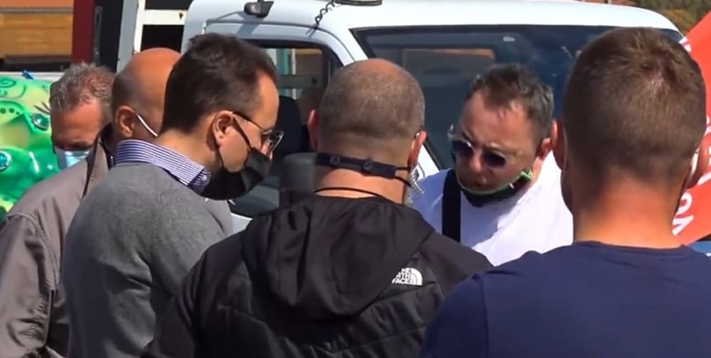 Giochi. Roma, la protesta degli operatori: “Vogliamo parlare con il sottosegretario al Mef Durigon” Giochi. Roma, la protesta degli operatori: “Vogliamo parlare con il sottosegretario al Mef Durigon”