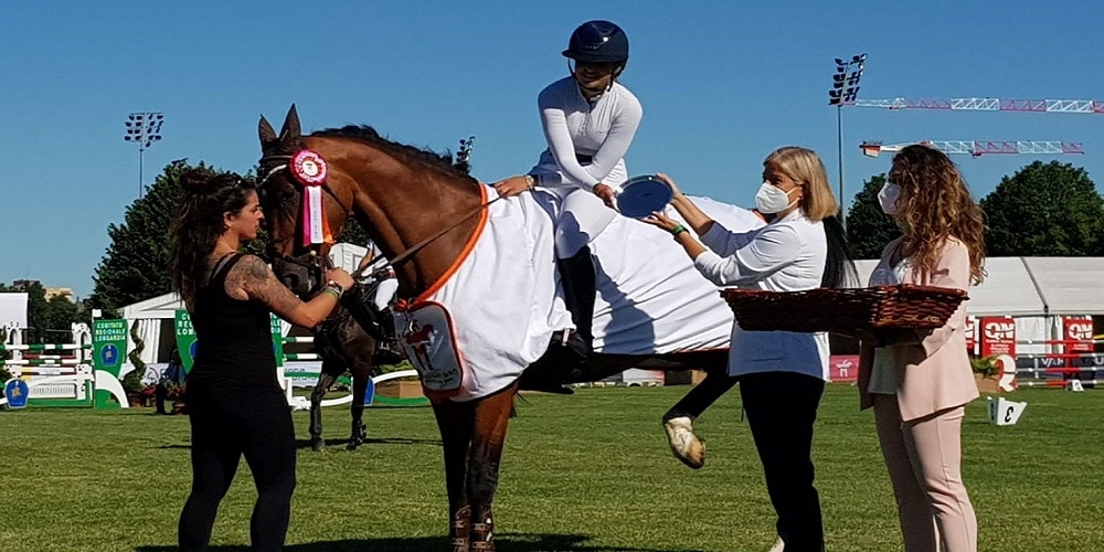Al via la Milano San Siro Jumping Cup. Si comincia con la prima premiazione intitolata a iZilove Foundation Al via la Milano San Siro Jumping Cup. Si comincia con la prima premiazione intitolata a iZilove Foundation