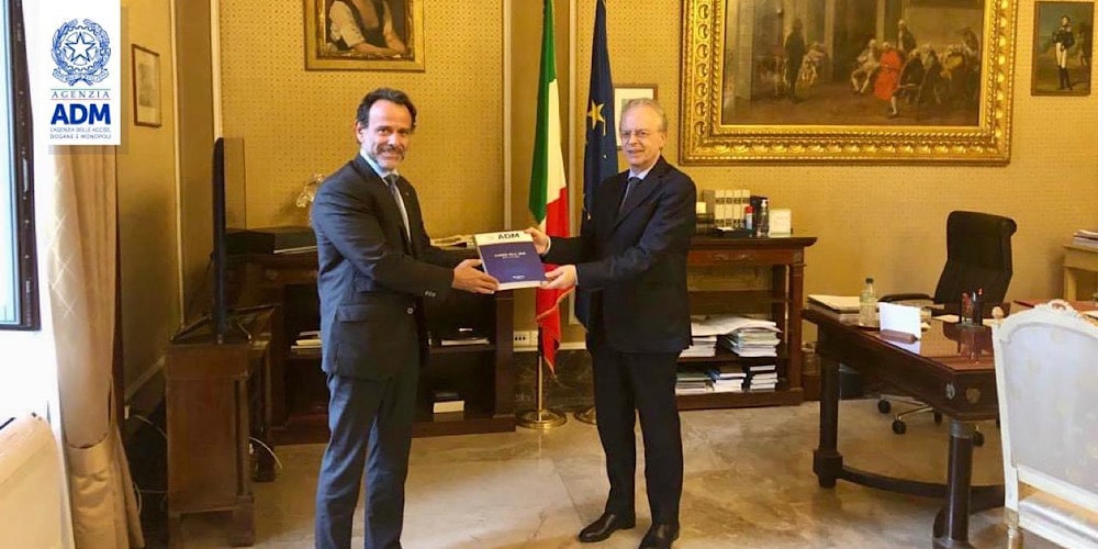 Agenzia Dogane e Monopoli: consegna al Prefetto di Milano del Libro Blu 2020 Agenzia Dogane e Monopoli: consegna al Prefetto di Milano del Libro Blu 2020