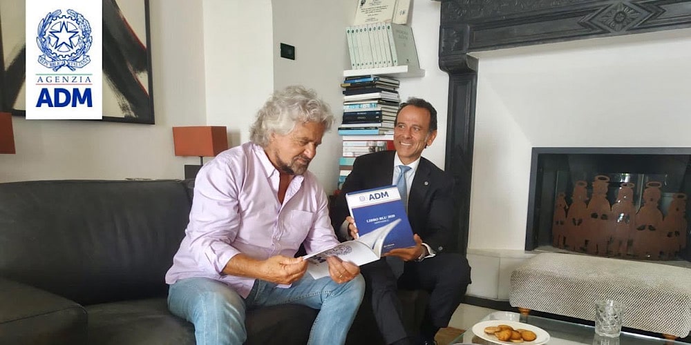 ADM, Minenna ha presentato il Libro Blu 2020 a Beppe Grillo ADM, Minenna ha presentato il Libro Blu 2020 a Beppe Grillo