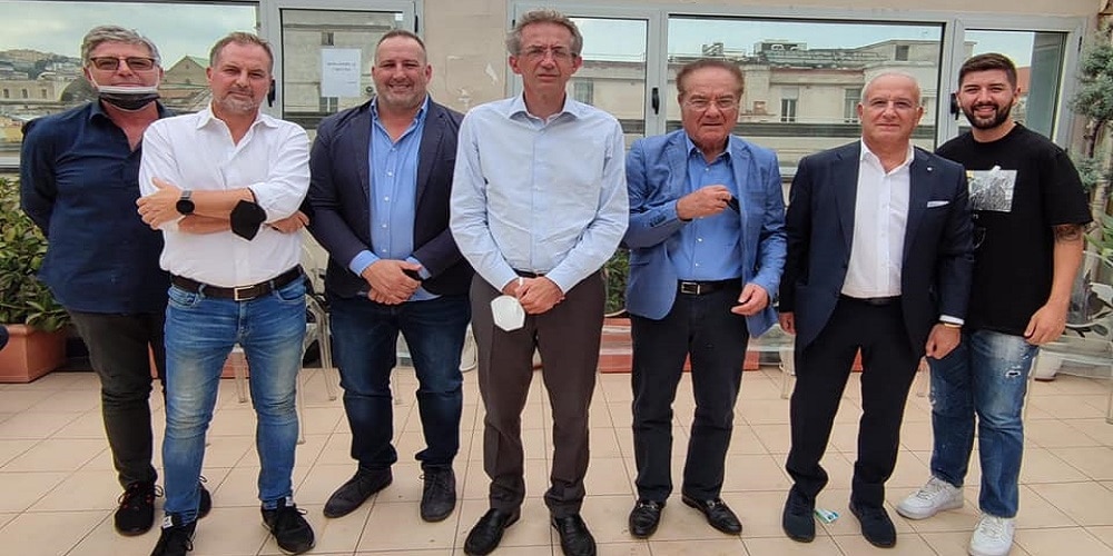 Chiacchio (A.G.S.I.-GIOCARE LEGALE) e Chiodo (C.N.I.): “Incontro positivo con candidato sindaco di Napoli Gaetano Manfredi, siamo al suo fianco” Chiacchio (A.G.S.I.-GIOCARE LEGALE) e Chiodo (C.N.I.): “Incontro positivo con candidato sindaco di Napoli Gaetano Manfredi, siamo al suo fianco”