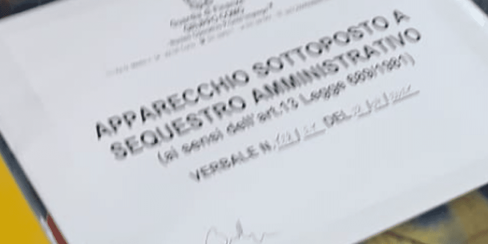 Apparecchi da intrattenimento. Sequestri della GdF in provincia di Como Apparecchi da intrattenimento. Sequestri della GdF in provincia di Como
