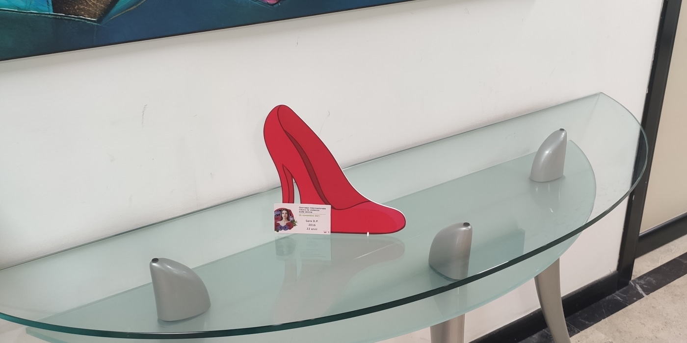 “Panchine Rosse”: Codere lancia la sua prima campagna globale di sensibilizzazione contro la violenza di genere “Panchine Rosse”: Codere lancia la sua prima campagna globale di sensibilizzazione contro la violenza di genere