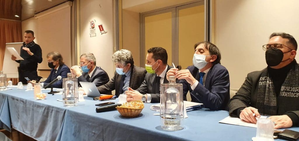 Sapar, si è svolta la riunione dei soci della delegazione Lombardia: focus su riordino giochi, proroga concessioni, incontro Freni (Mef), problemi con le banche e riforma comma 7 Sapar, si è svolta la riunione dei soci della delegazione Lombardia: focus su riordino giochi, proroga concessioni, incontro Freni (Mef), problemi con le banche e riforma comma 7