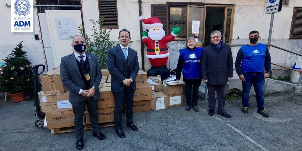 Natale: l’Agenzia delle Dogane e dei Monopoli dona beni confiscati alla Comunità di Sant’Egidio Natale: l’Agenzia delle Dogane e dei Monopoli dona beni confiscati alla Comunità di Sant’Egidio