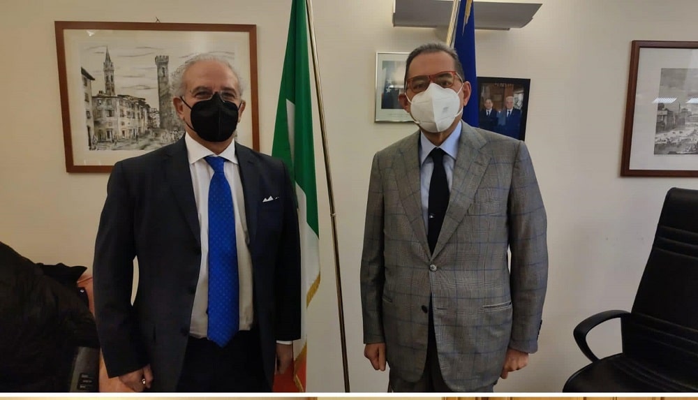 Chiacchio (A.G.S.I.) incontra deputati e senatori per consegnare documento su priorità per la ripresa del settore del gioco legale Chiacchio (A.G.S.I.) incontra deputati e senatori per consegnare documento su priorità per la ripresa del settore del gioco legale